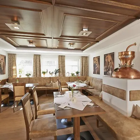 Hotel Brauereigasthof Zum Löwenbräu 3*