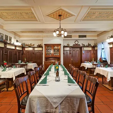 Hotel Brauereigasthof Zum Löwenbräu Adelsdorf