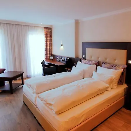 Brauereigasthof Zum Löwenbräu Hotel 3*