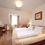 Brauereigasthof Zum Loewenbraeu Hotel 3*