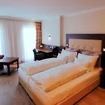 Brauereigasthof Zum Loewenbraeu Hotel 3*